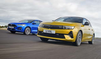 Ford Focus and Vauxhall Astra - front tracking