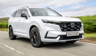 Honda CR-V PHEV - front tracking