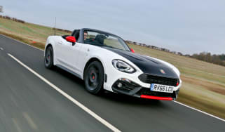 Abarth 124 Spider - front tracking