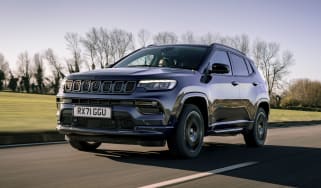 Jeep Compass 4xe - front tracking